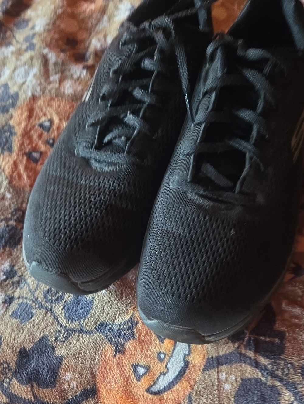 Skechers Black Women's Lightweight Athletic Sneakers